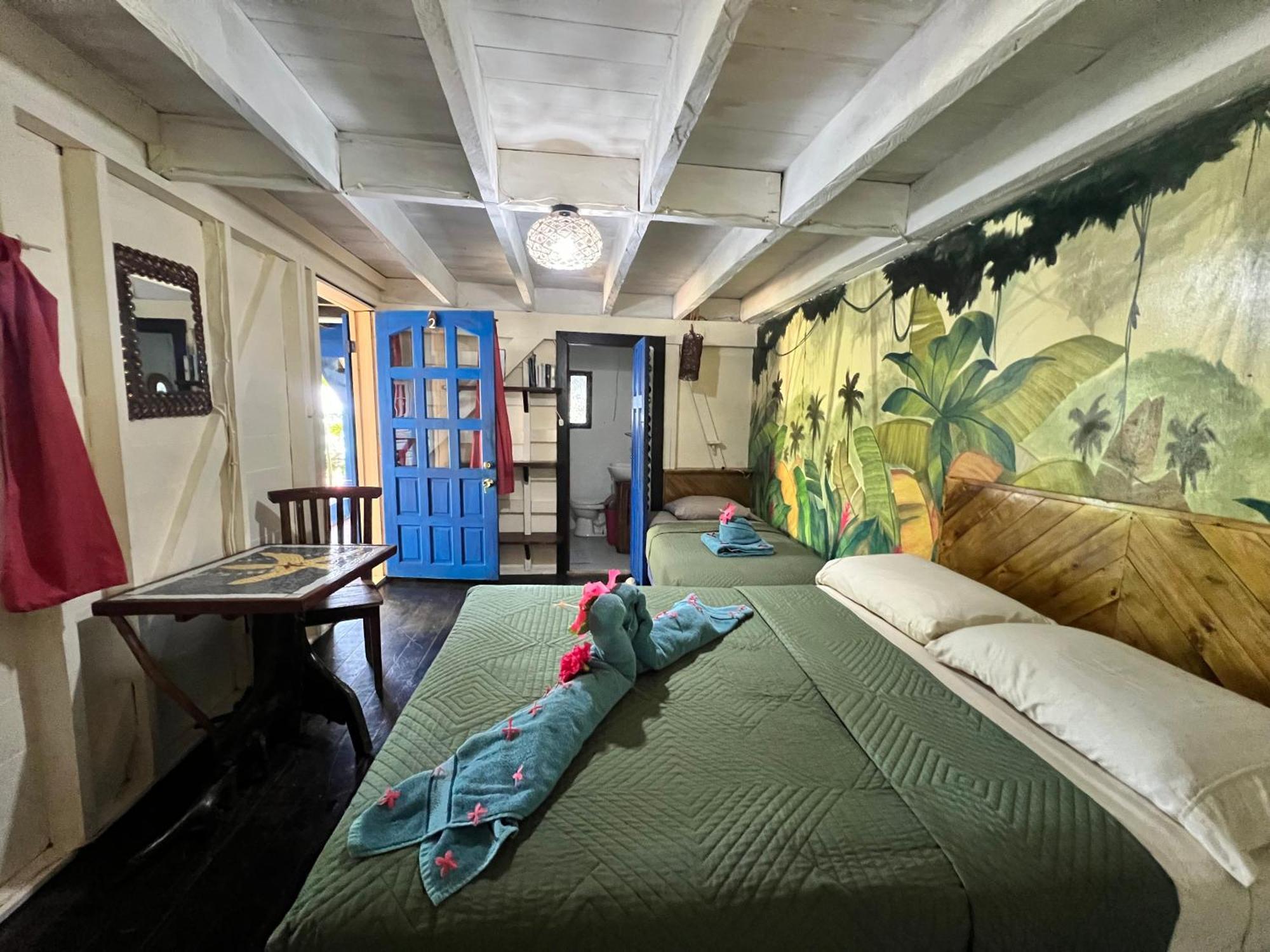 Tesoro Escondido Ecolodge Cabinas Бокас-дель-Торо Номер фото