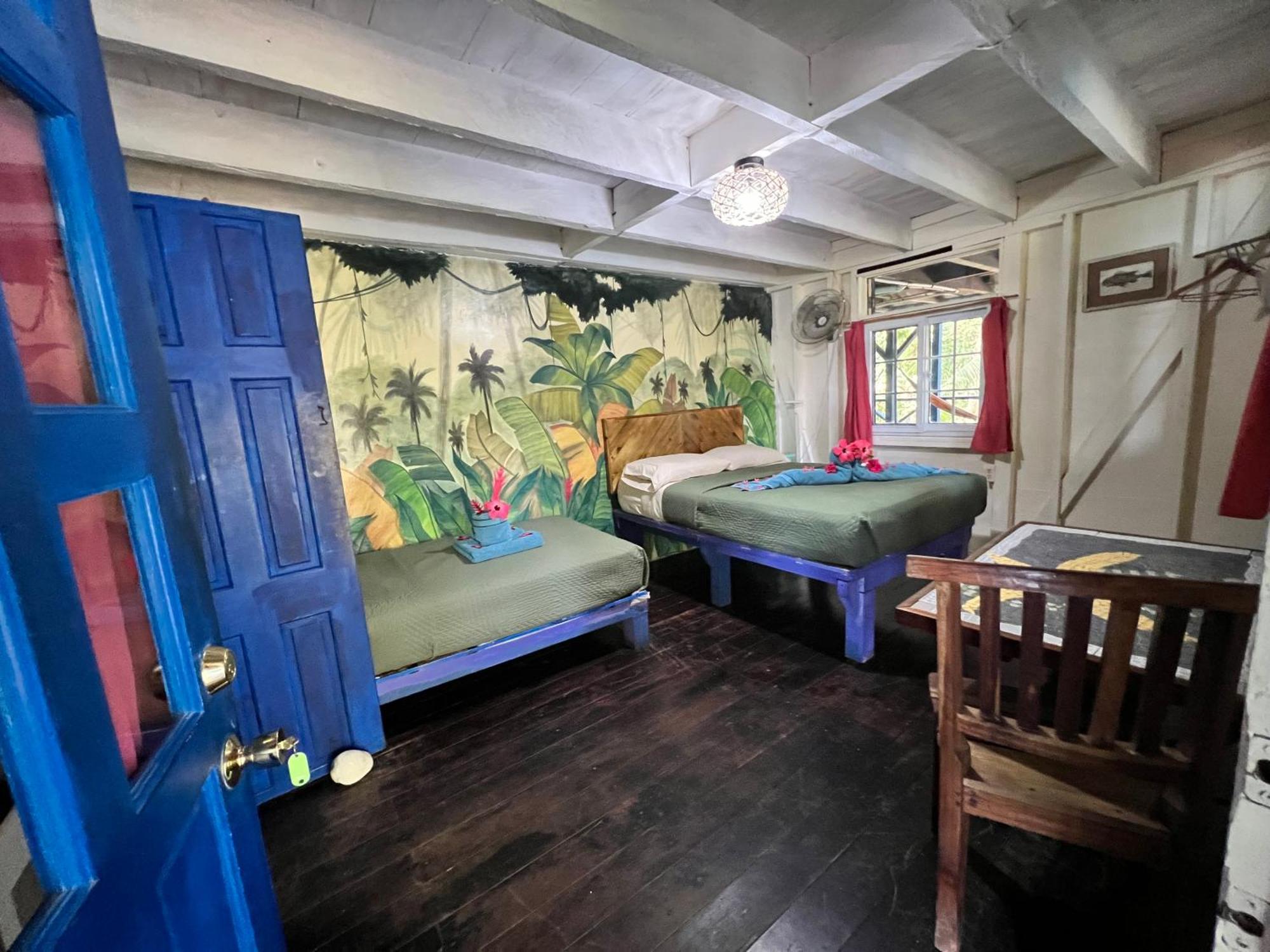 Tesoro Escondido Ecolodge Cabinas Бокас-дель-Торо Номер фото