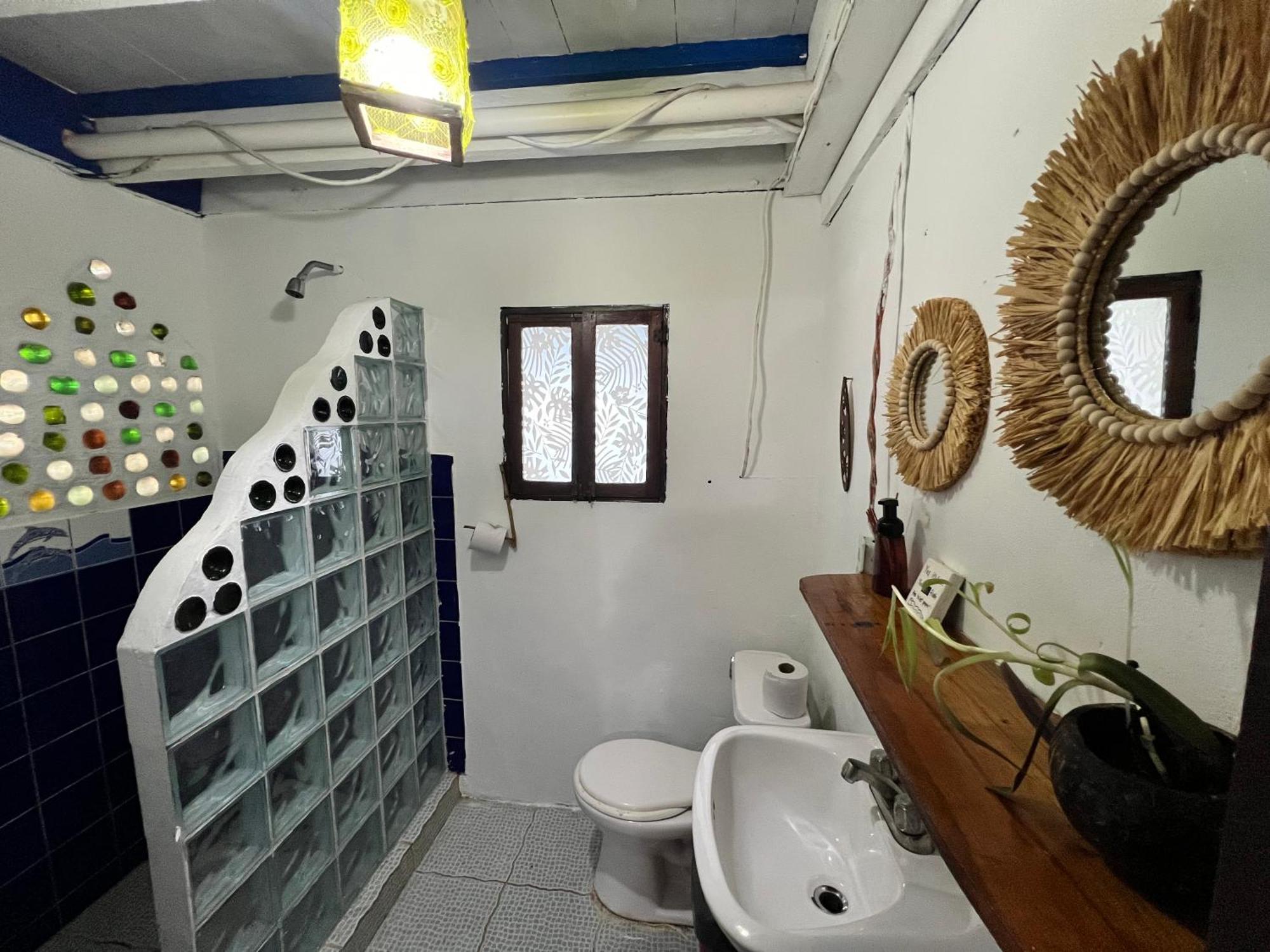 Tesoro Escondido Ecolodge Cabinas Бокас-дель-Торо Номер фото